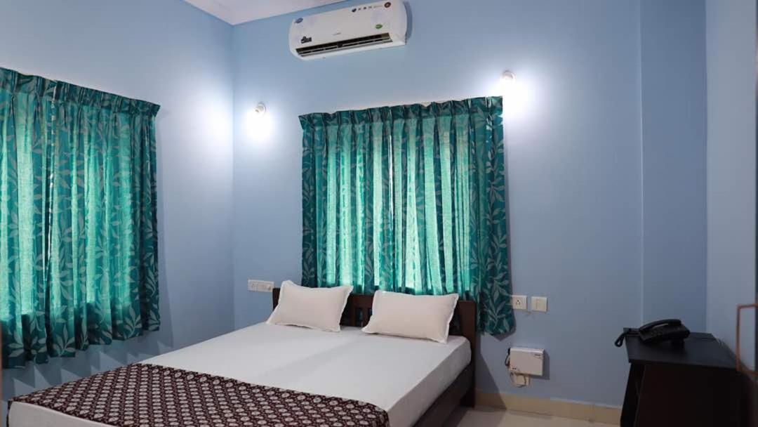 Calangute Beach Holiday Inn 3* Calangute